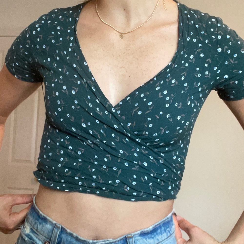 Brandy Melville floral front cross top